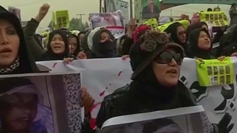 Тысячи афганцев протестуют хазарейцев обезглавливание